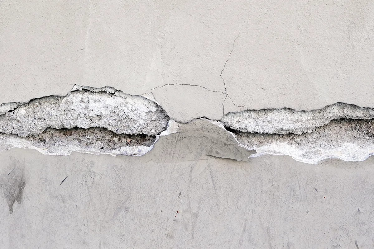 wall and ceiling cracks